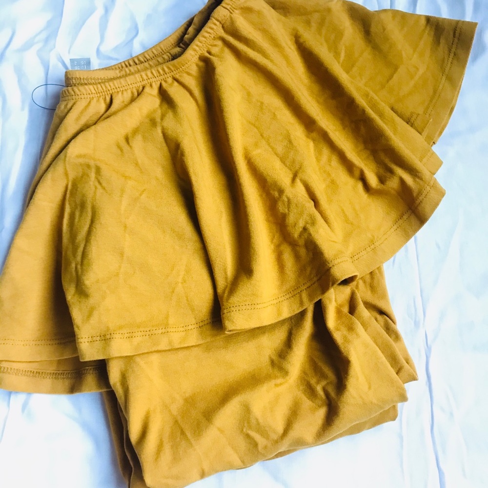 🍯 ASOS Ruffle Off-the-Shoulder